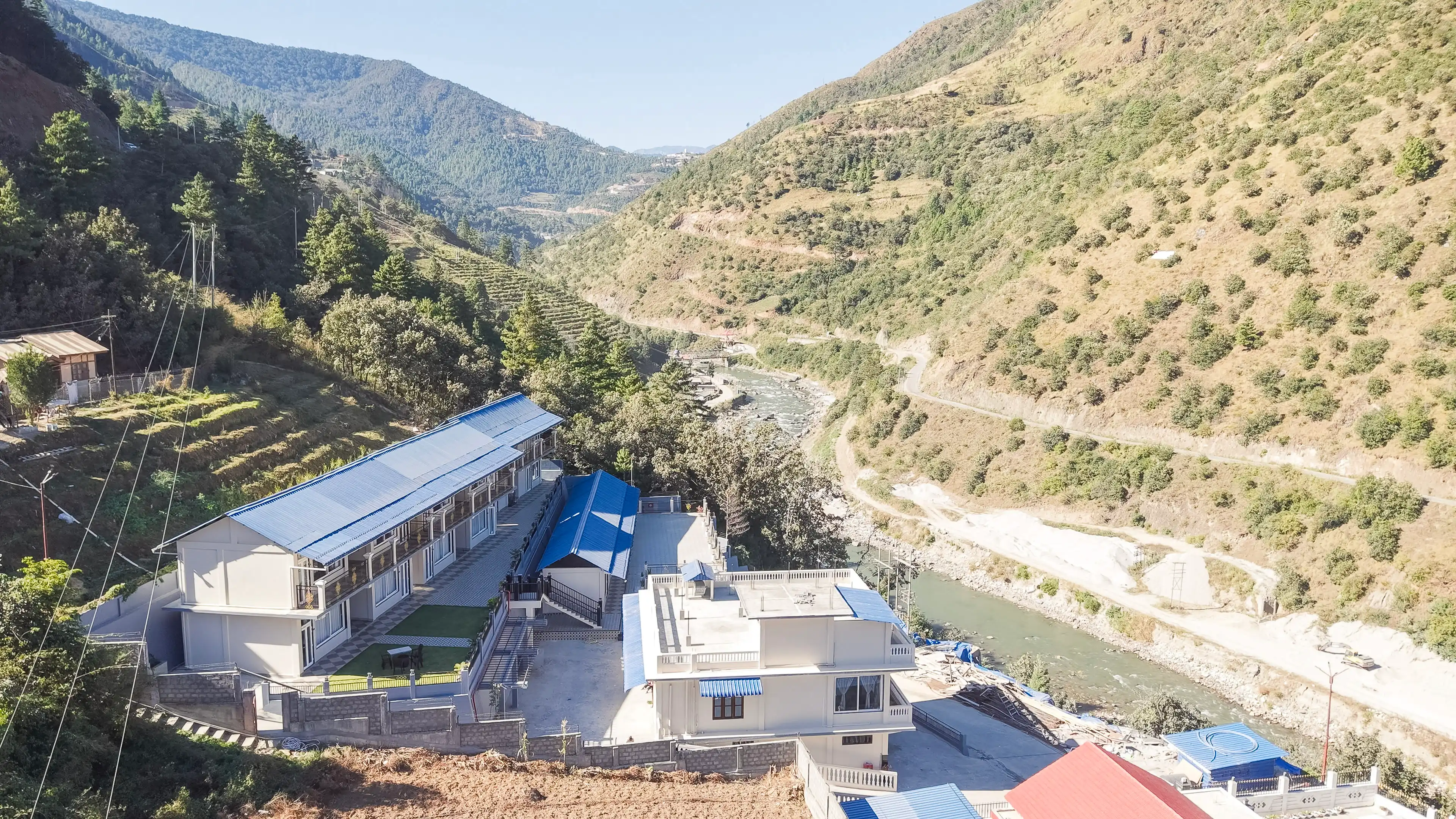 Scenic riverside location of Merakpa Resort